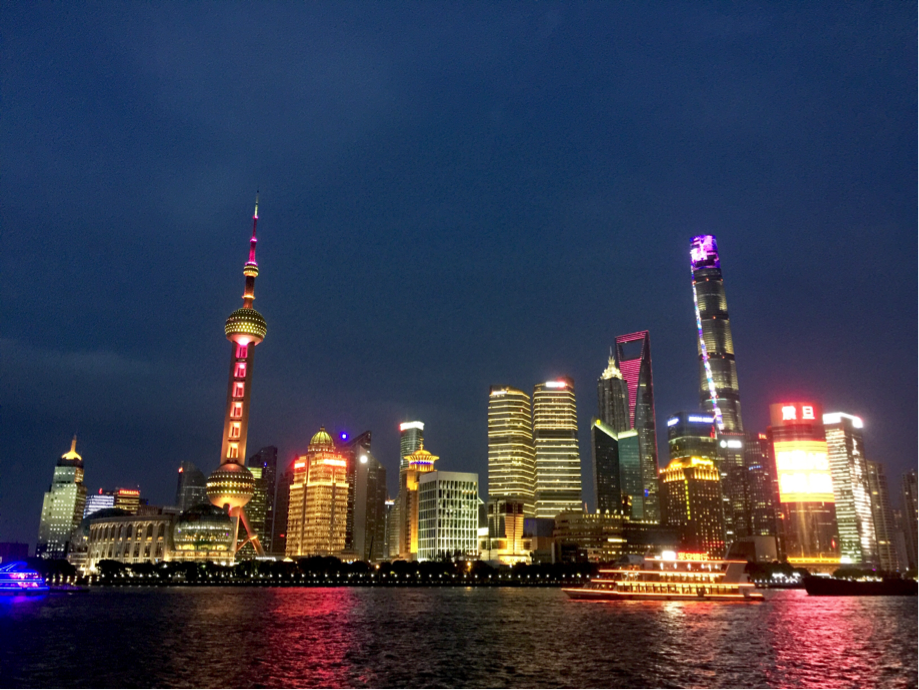 中国上海の夜景を写した画像